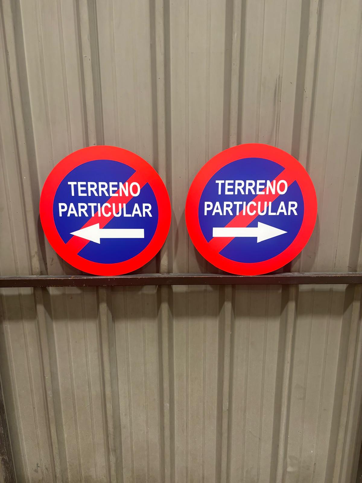 Señales impresas en aluminio Dibond, cortadas a medida